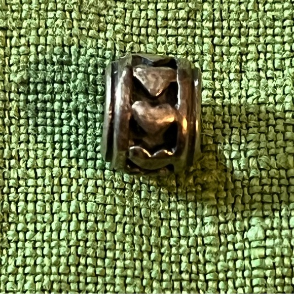 Pandora silver charm with hearts carved around the barrel, 1/4” diameter - Picture 1 of 6